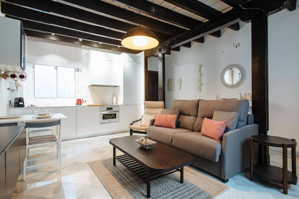 Ad2B Apartment, 300M From Cathedral With 2Br Sevilla Exteriör bild