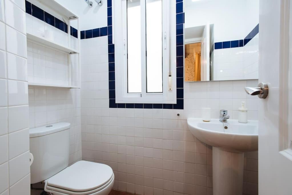 Ad2B Apartment, 300M From Cathedral With 2Br Sevilla Exteriör bild